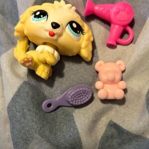 Littlest petshop dog 2/15$